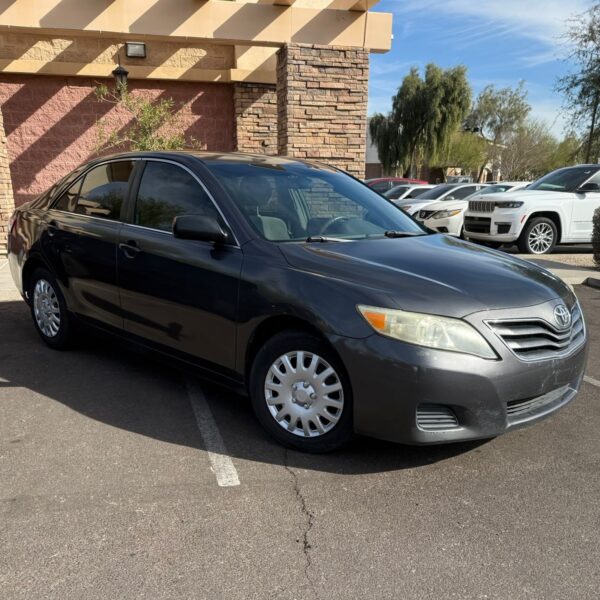 2010 Toyota Camry LE - Image 5